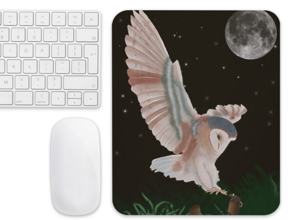 Mouse pad with barn owl flying