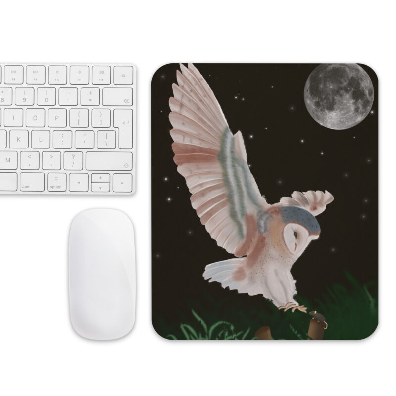 Mouse pad with barn owl flying